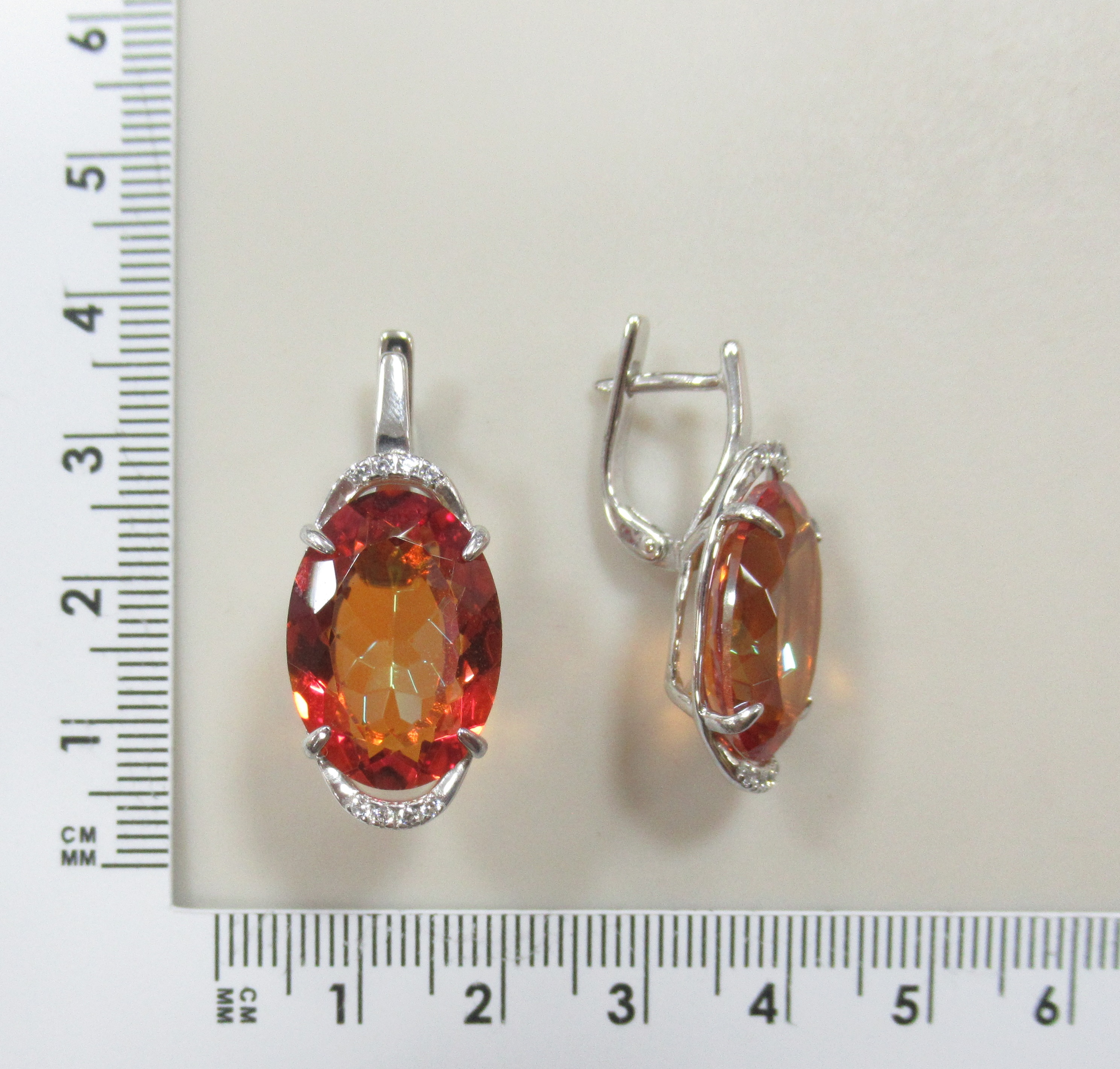 Серебряные серьги с оранжевым горным хрусталем